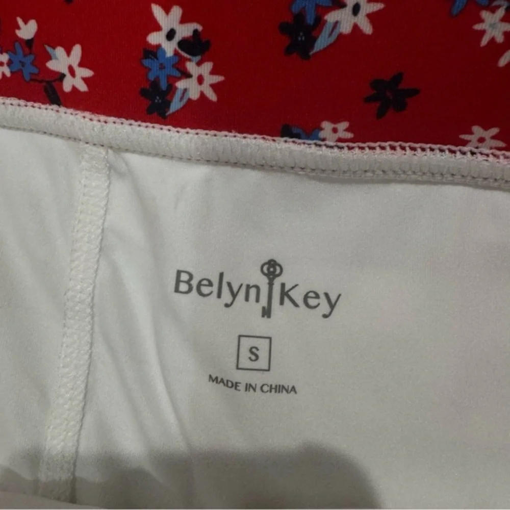 NWT Belyn Key Ruffle Golf Skort In American Beauty White/Red Size‎ Small